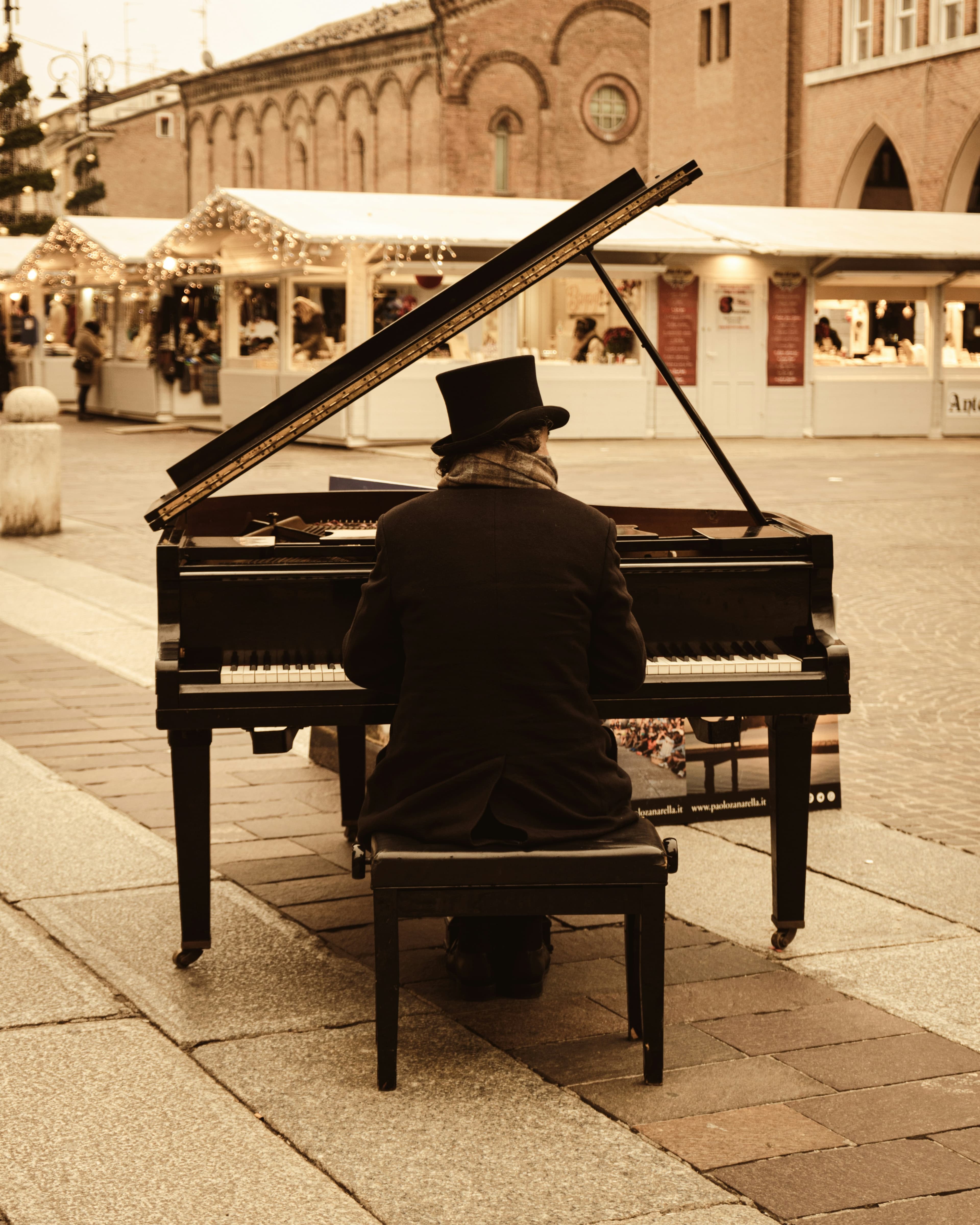 Pianista Henryk Walezy